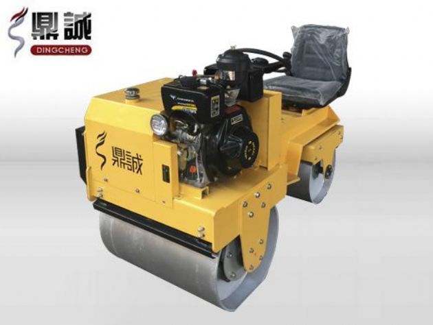 點(diǎn)擊查看詳細(xì)信息<br>標(biāo)題：DC850C座駕式壓路機(jī) 閱讀次數(shù)：15221