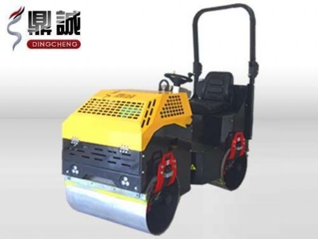 點(diǎn)擊查看詳細(xì)信息<br>標(biāo)題：1噸全液壓振動(dòng)壓路機(jī) 閱讀次數(shù)：14311